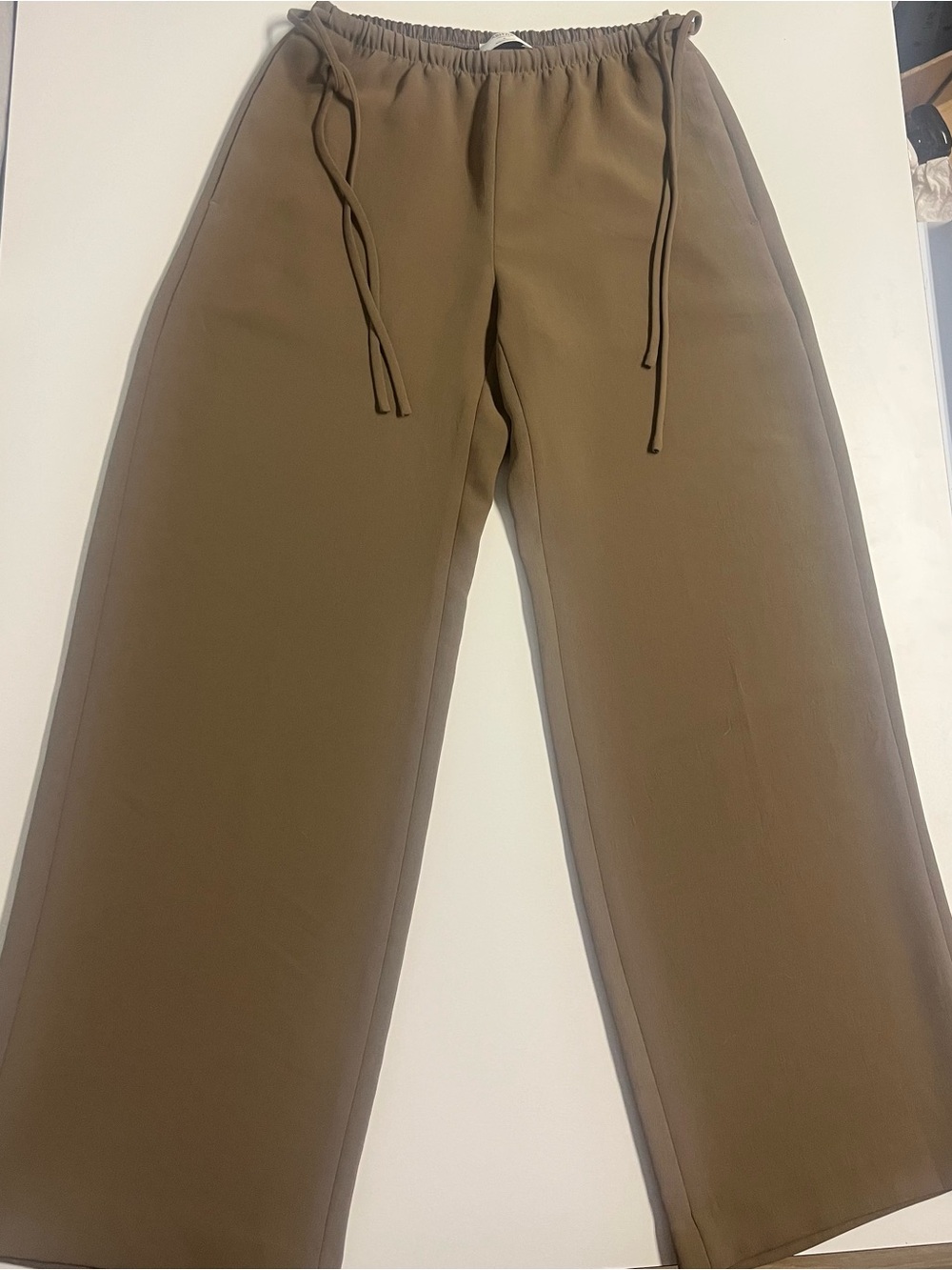Aritzia Artisan Wide-Leg Drawstring Pants in Khaki Brown-NWOT - Picture 2 of 4